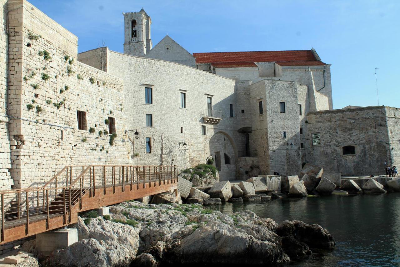 Giovinazzo Historic Apulia Old Town Stone House With Private Patio Leilighet Eksteriør bilde