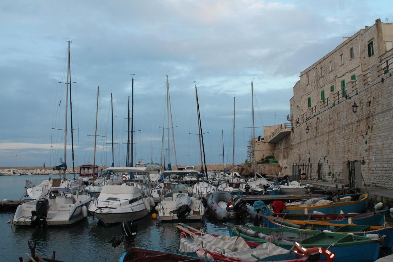 Giovinazzo Historic Apulia Old Town Stone House With Private Patio Leilighet Eksteriør bilde