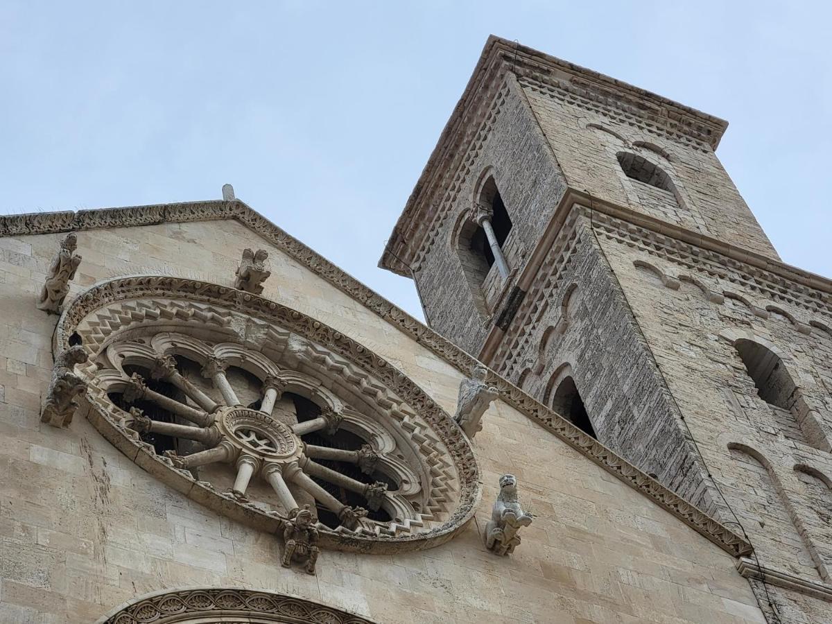 Giovinazzo Historic Apulia Old Town Stone House With Private Patio Leilighet Eksteriør bilde