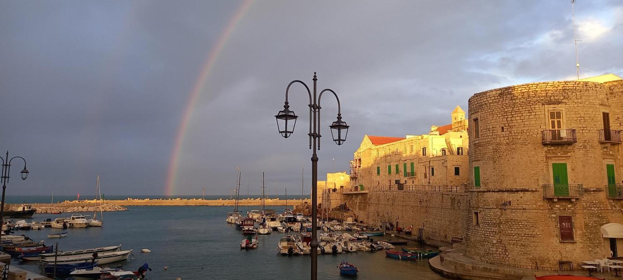 Giovinazzo Historic Apulia Old Town Stone House With Private Patio Leilighet Eksteriør bilde